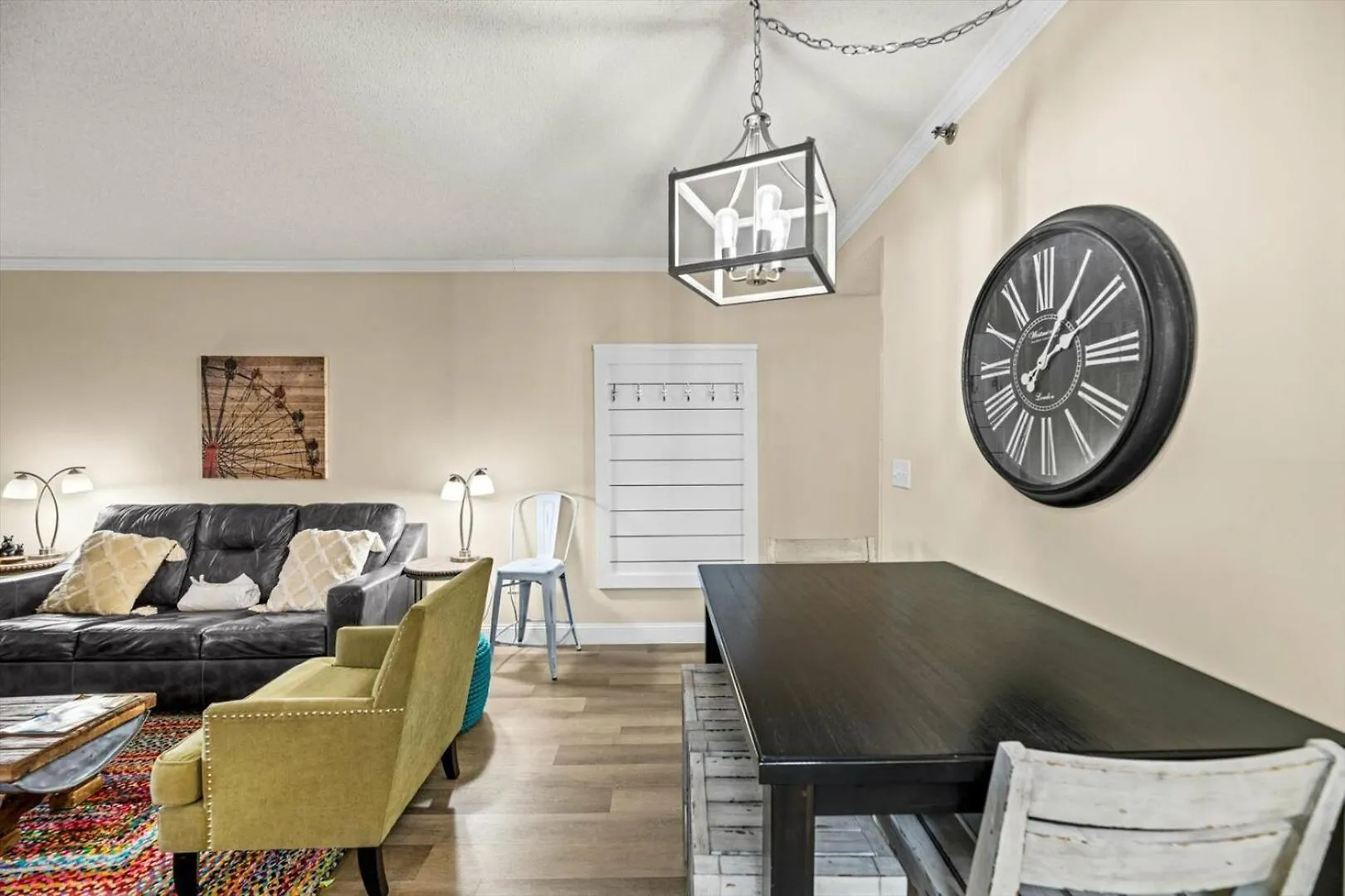 2br Modern Riverfront On Pkwy! Holiday home *