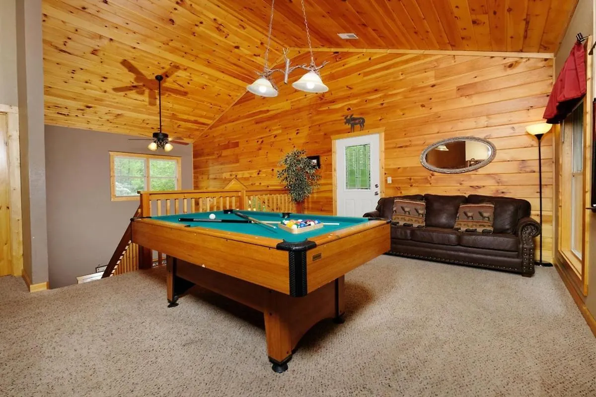 Cozy 2br Just 5 Min To Dollywood Hot Tub Free Attraction Tickets Holiday home Pigeon Forge