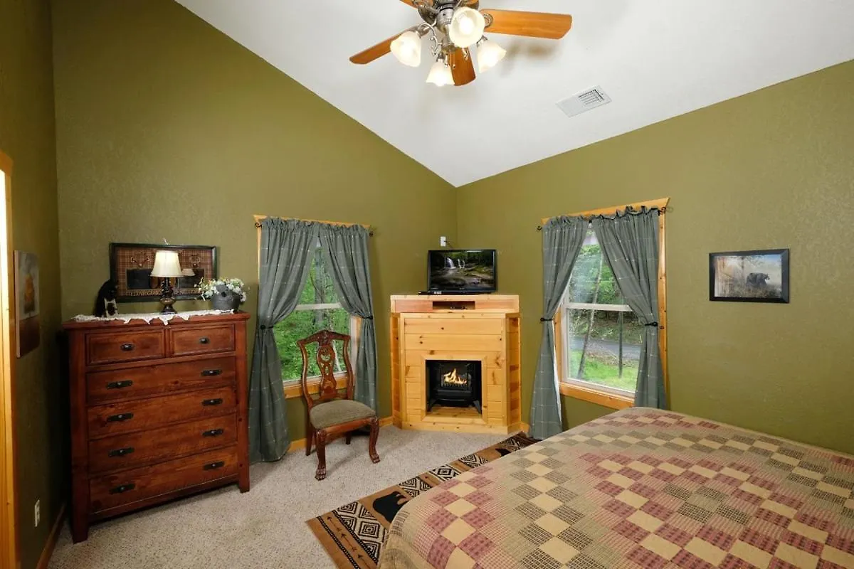 Holiday home Cozy 2br Just 5 Min To Dollywood Hot Tub Free Attraction Tickets *