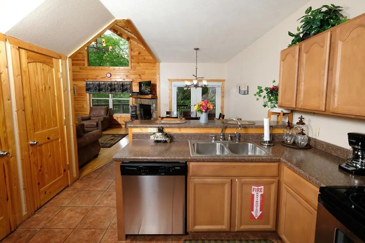 Cozy 2br Just 5 Min To Dollywood Hot Tub Free Attraction Tickets Holiday home Pigeon Forge