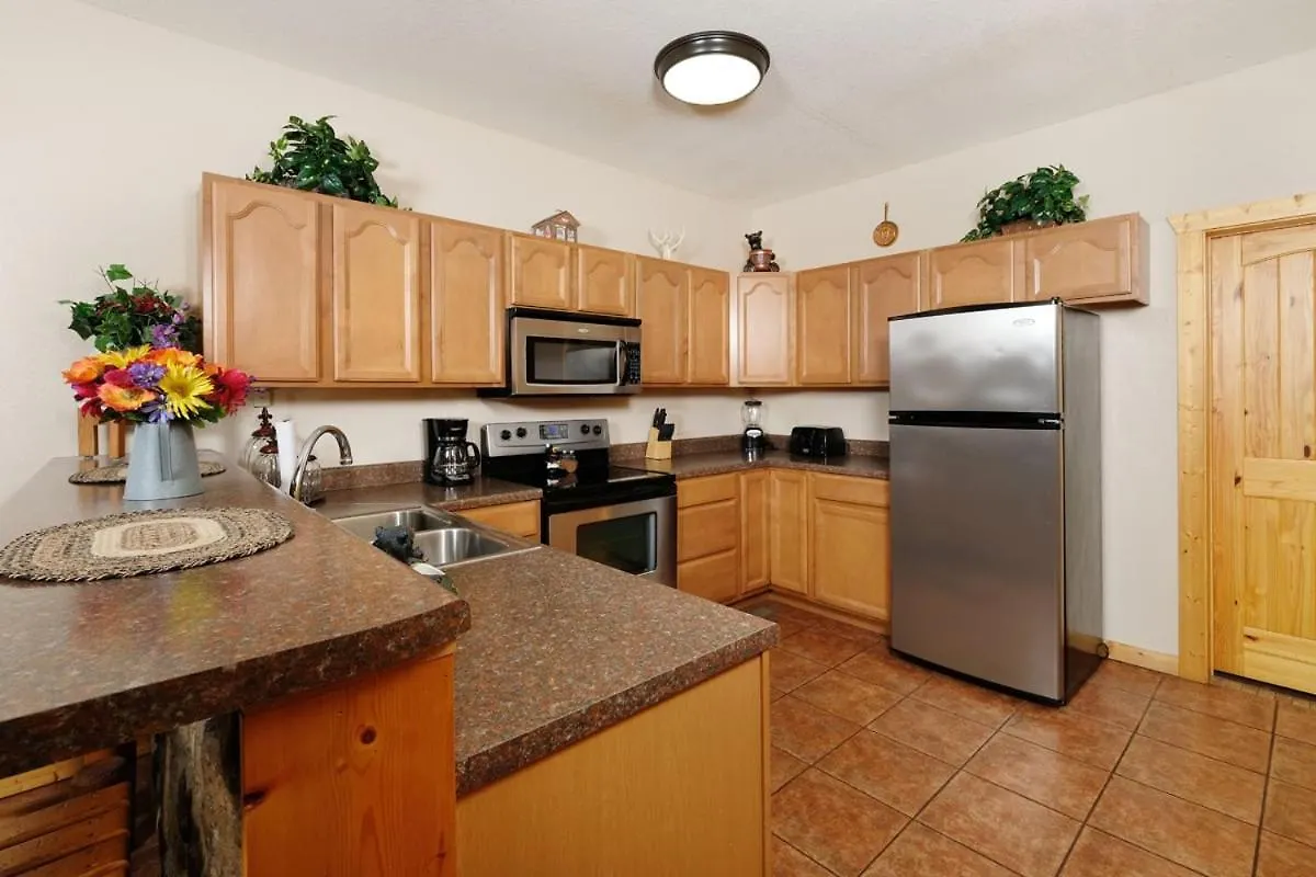 Cozy 2br Just 5 Min To Dollywood Hot Tub Free Attraction Tickets Holiday home