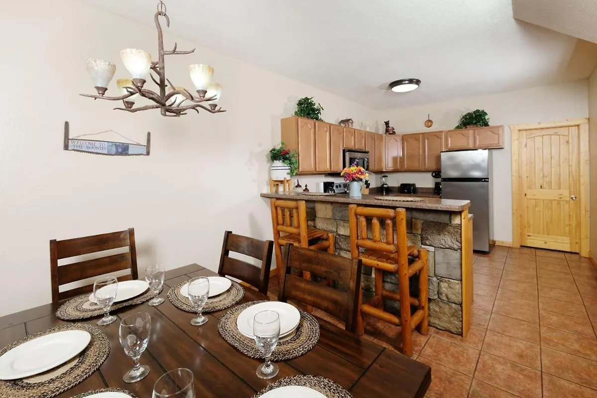 Cozy 2br Just 5 Min To Dollywood Hot Tub Free Attraction Tickets Holiday home *