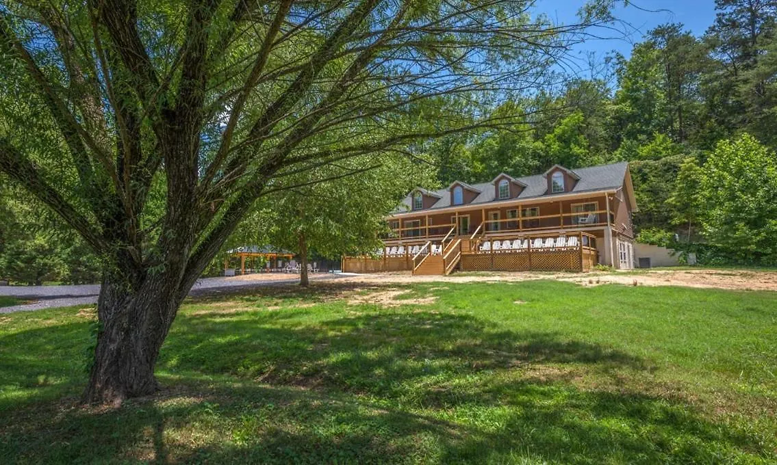 7br Sleeps 34 Outdoor Pool Fire Pit Secluded Free Attraction Tickets