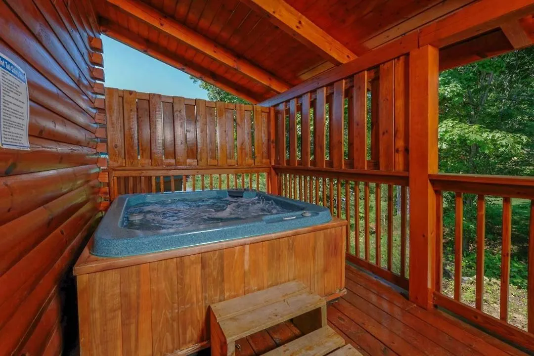 Among The Oaks Holiday home Pigeon Forge