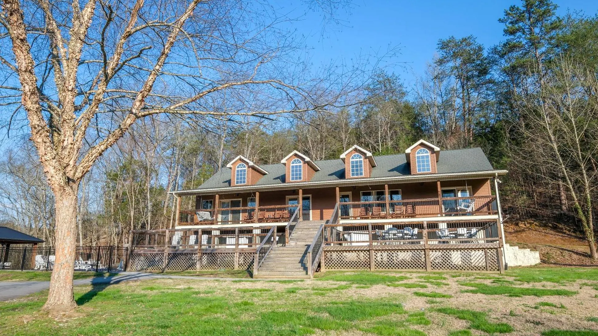 7br Sleeps 34 Outdoor Pool Fire Pit Secluded Free Attraction Tickets Holiday home Pigeon Forge