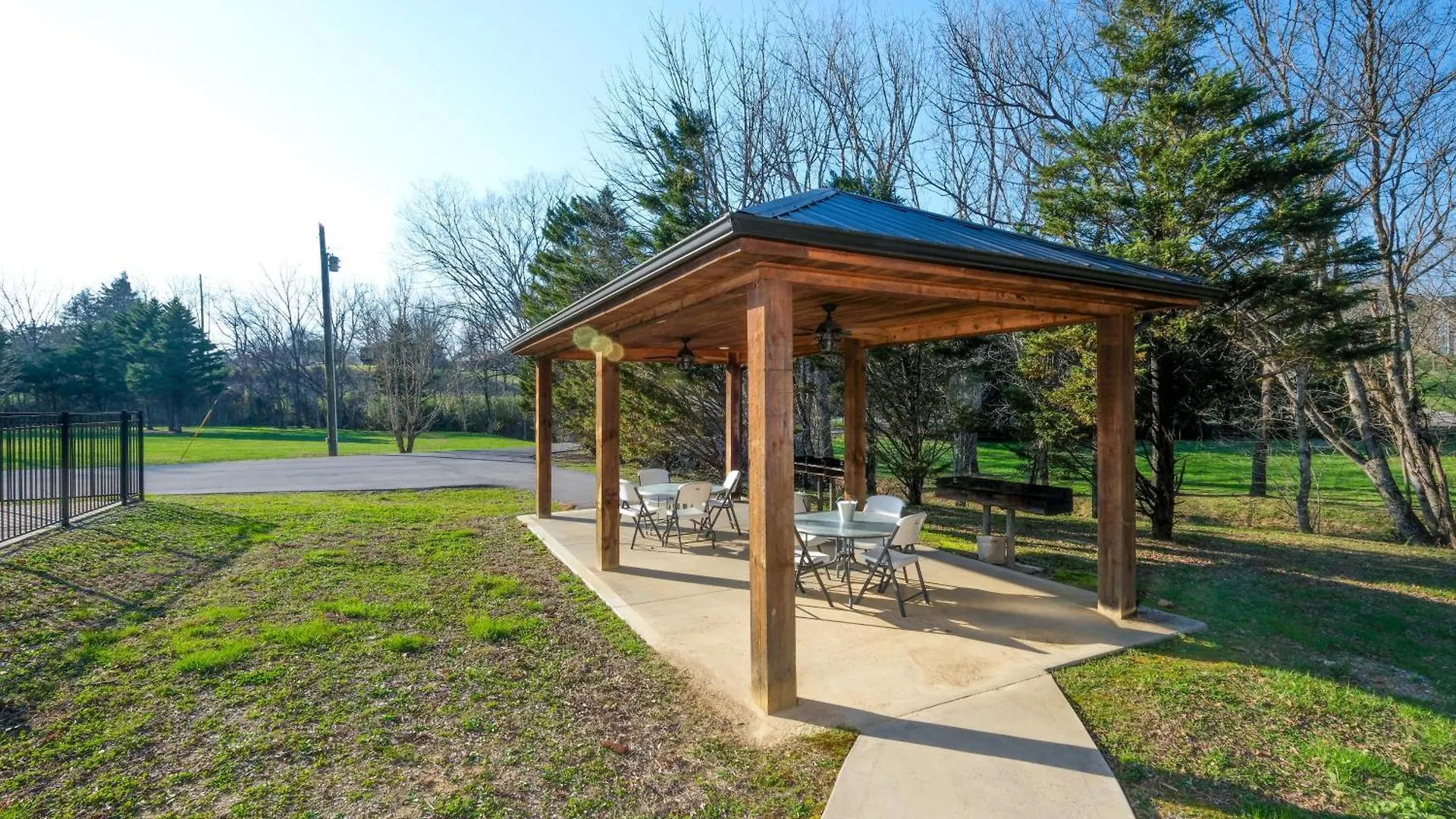 7br Sleeps 34 Outdoor Pool Fire Pit Secluded Free Attraction Tickets Holiday home Pigeon Forge
