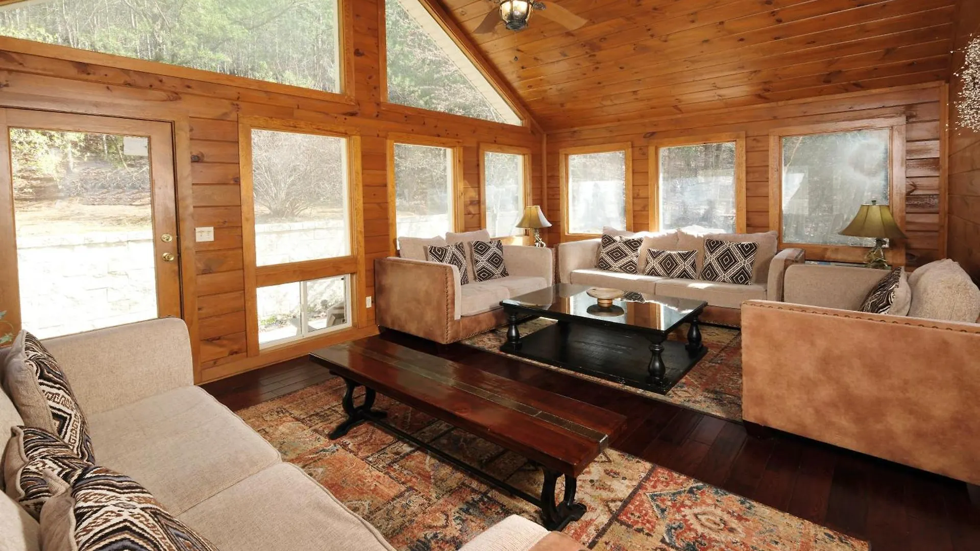 7br Sleeps 34 Outdoor Pool Fire Pit Secluded Free Attraction Tickets * Pigeon Forge