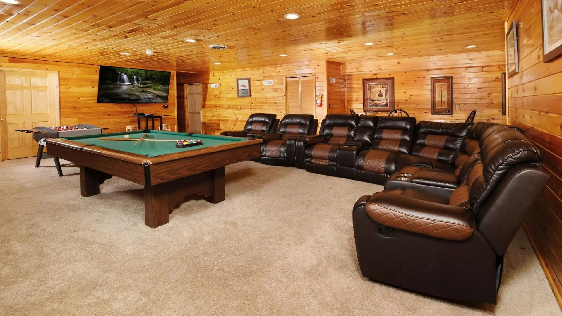 7br Sleeps 34 Outdoor Pool Fire Pit Secluded Free Attraction Tickets *