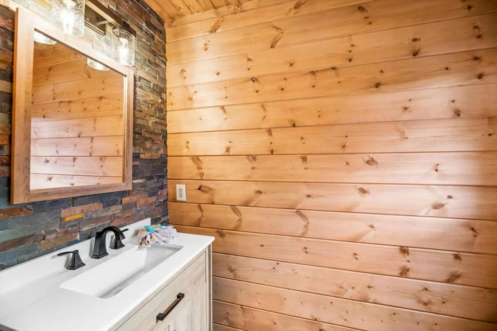 Modern 3br Just 5 Min To Dollywood Hot Tub * Pigeon Forge