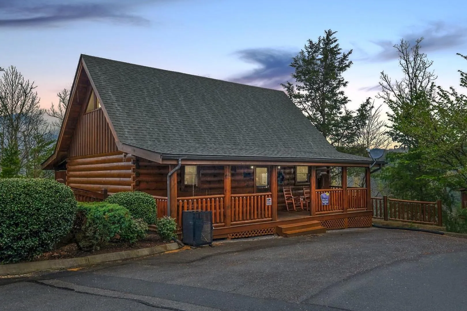 Romantic And Spacious 1br Gameroom Hot Tub Free Attraction Tickets Casa vacanze Pigeon Forge