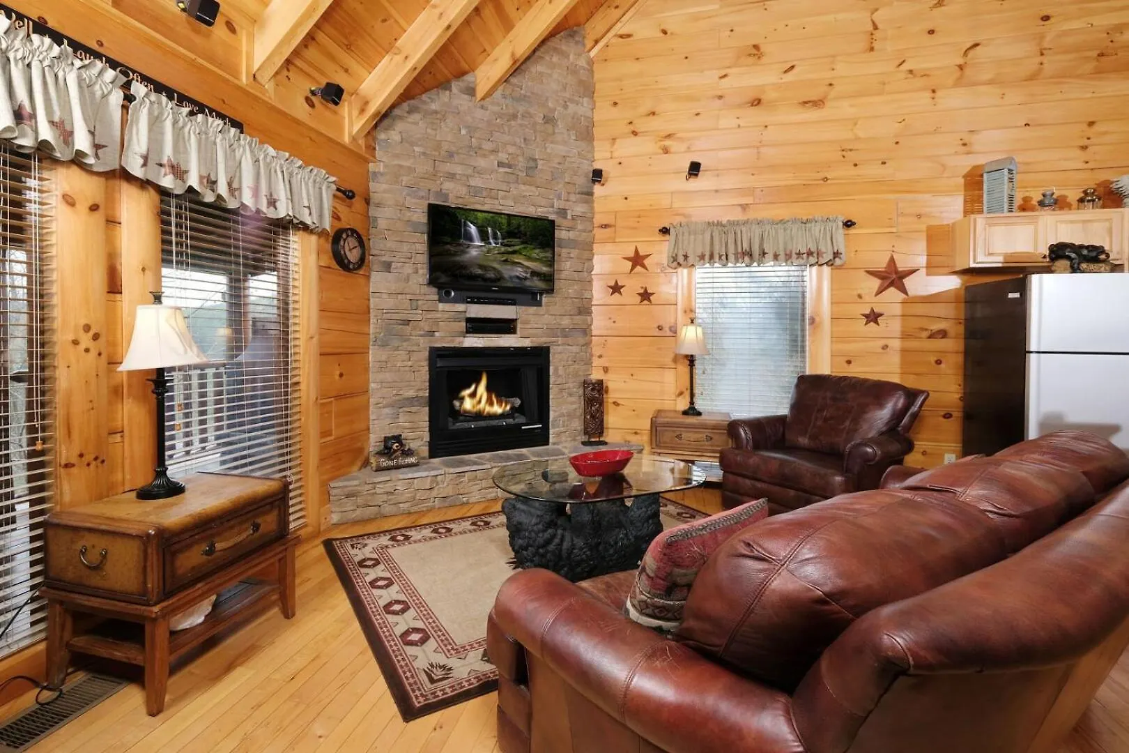 Romantic And Spacious 1br Gameroom Hot Tub Free Attraction Tickets Casa vacanze Pigeon Forge