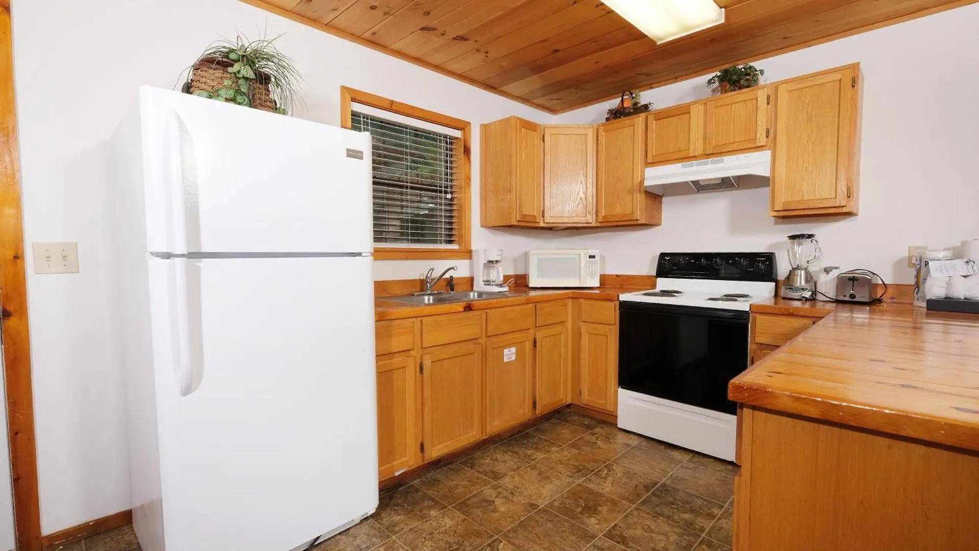 A Mountain Hideaway * Pigeon Forge