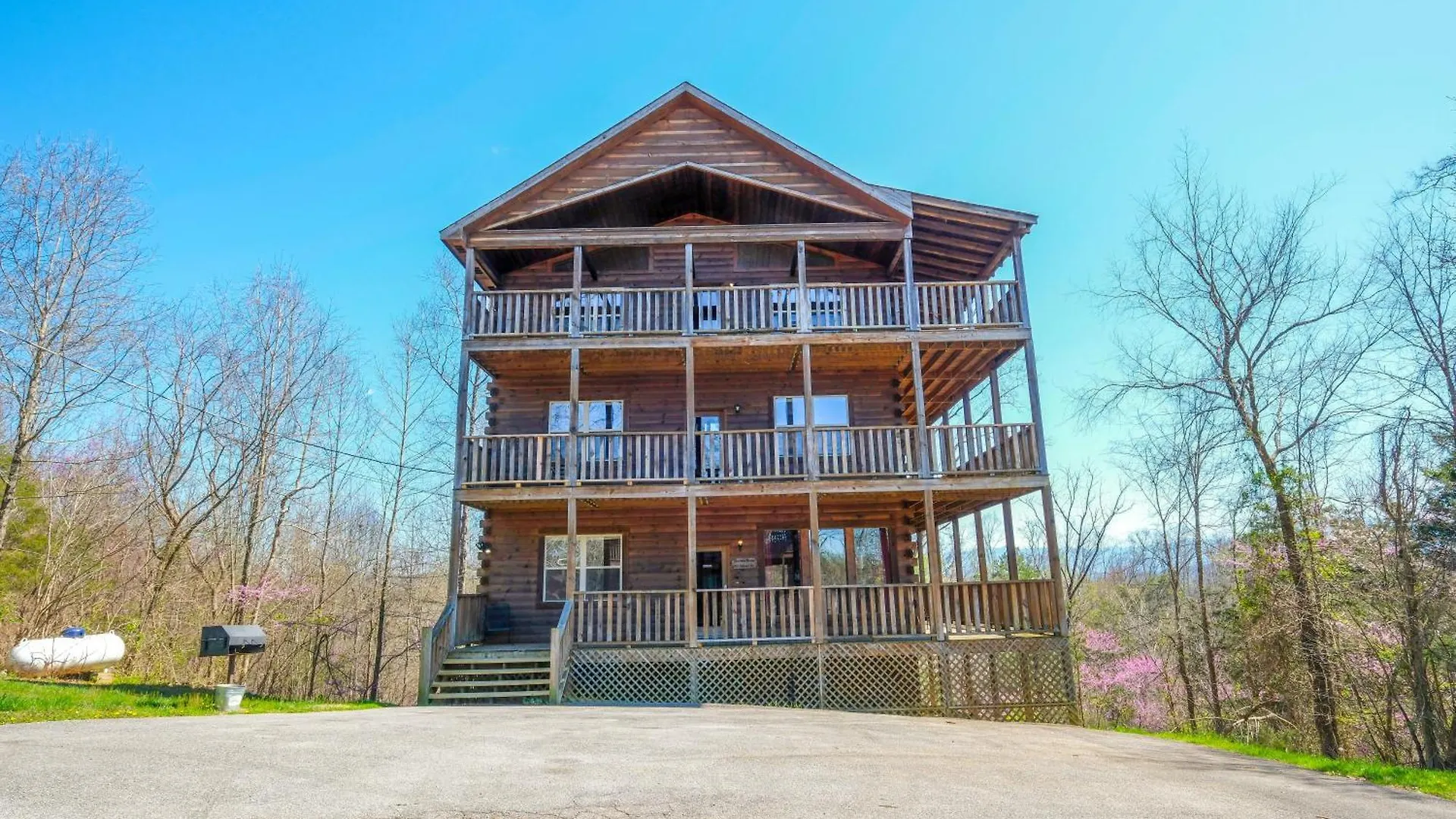 Spacious 6br Views Gameroom Theater Hot Tub Free Attraction Tickets Pigeon Forge