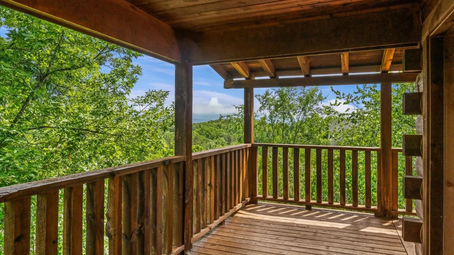 Spacious 6br Views Gameroom Theater Hot Tub Free Attraction Tickets * Pigeon Forge