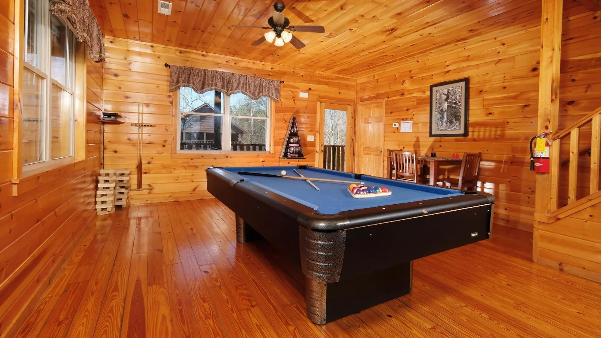 Spacious 6br Views Gameroom Theater Hot Tub Free Attraction Tickets Holiday home *