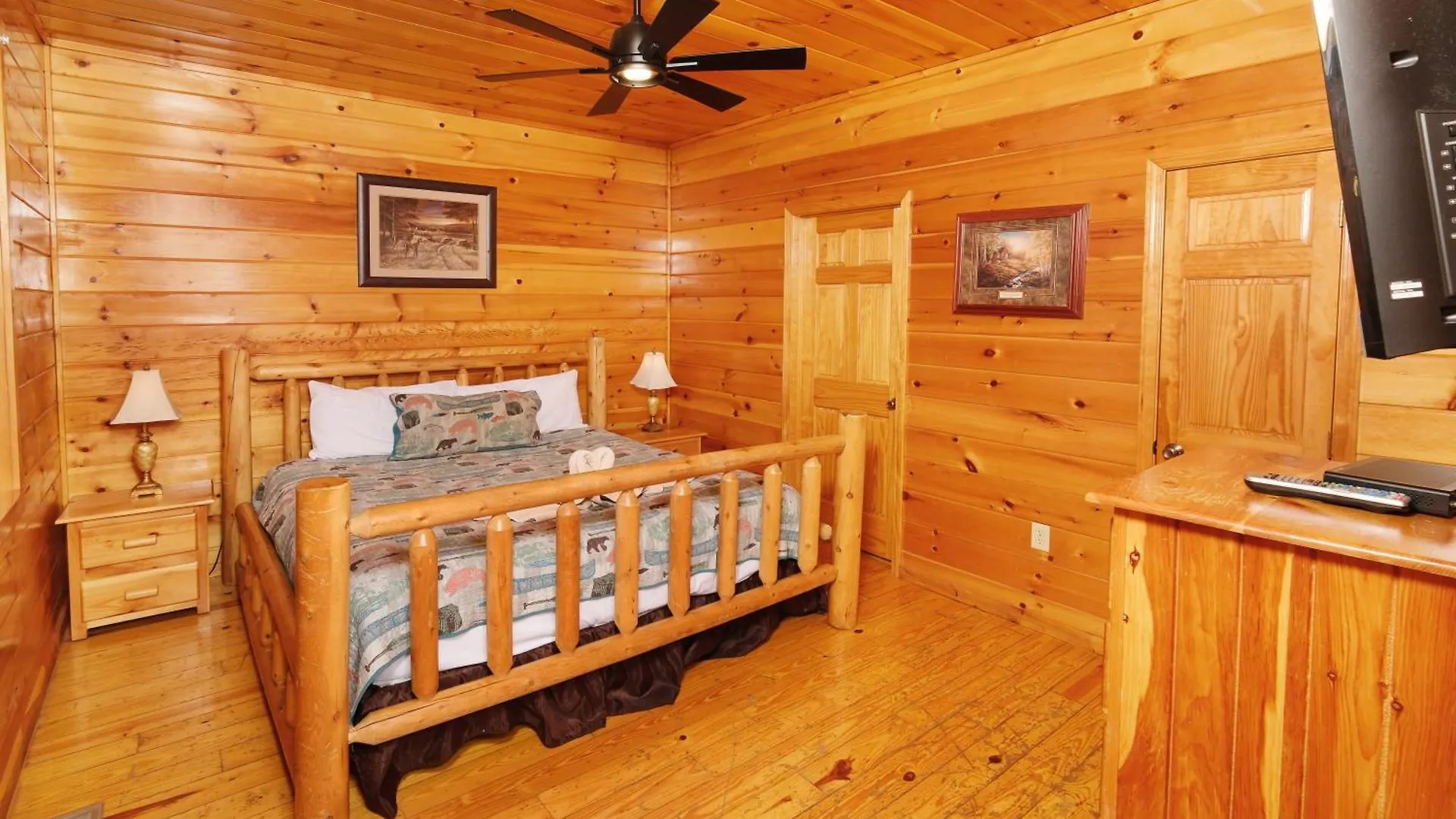 Spacious 6br Views Gameroom Theater Hot Tub Free Attraction Tickets Pigeon Forge
