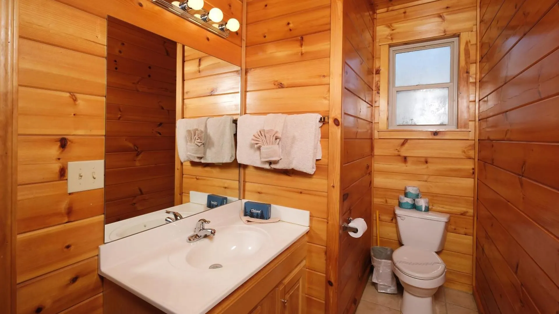 Spacious 6br Views Gameroom Theater Hot Tub Free Attraction Tickets