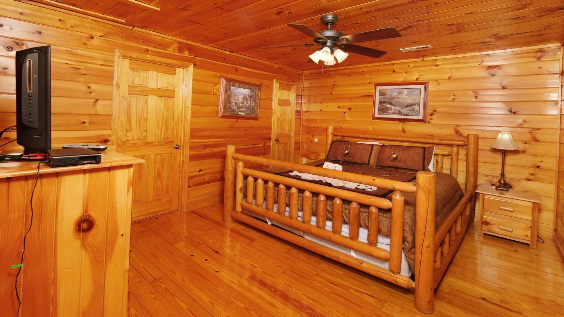 Spacious 6br Views Gameroom Theater Hot Tub Free Attraction Tickets *