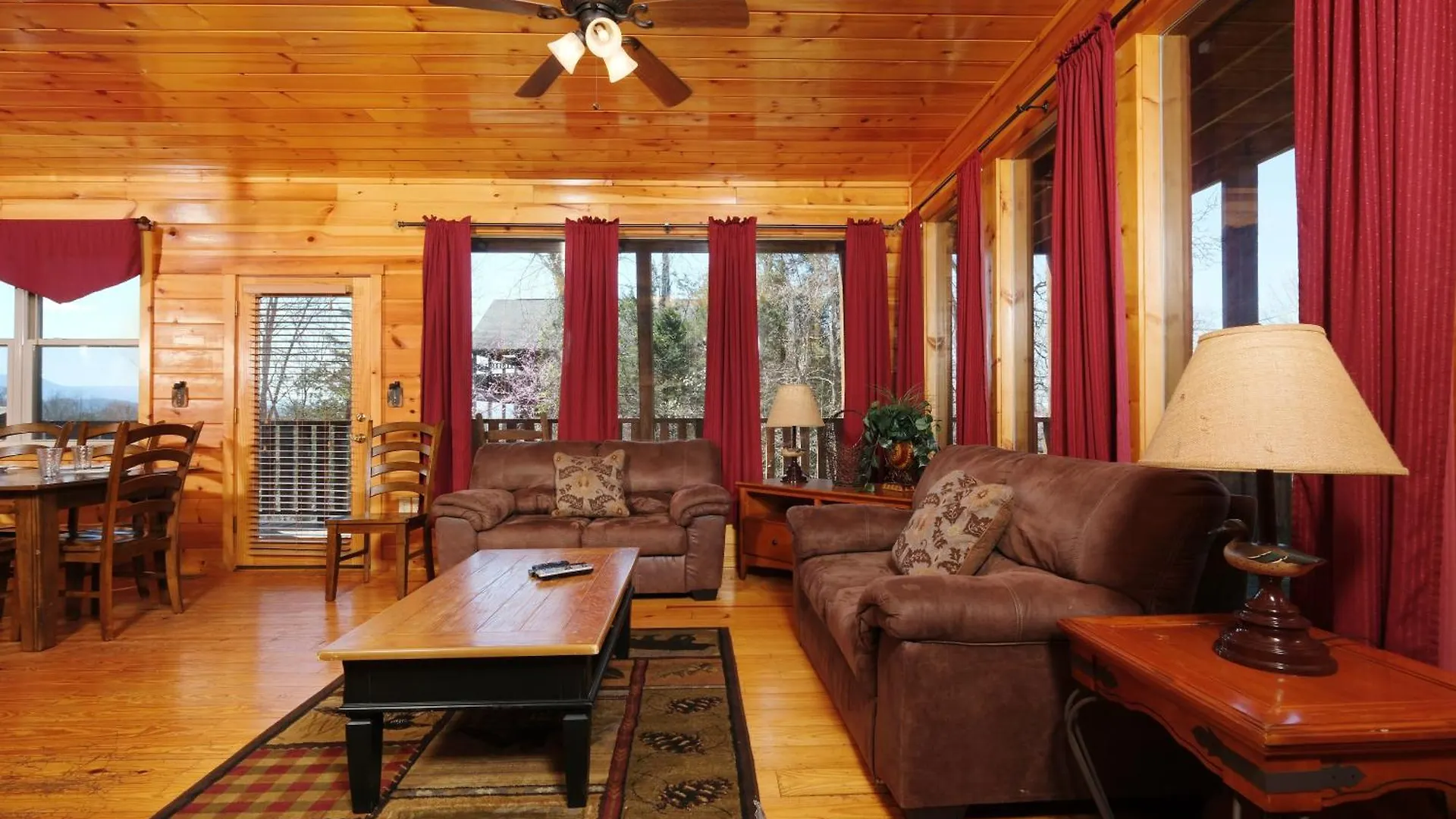 Spacious 6br Views Gameroom Theater Hot Tub Free Attraction Tickets Holiday home