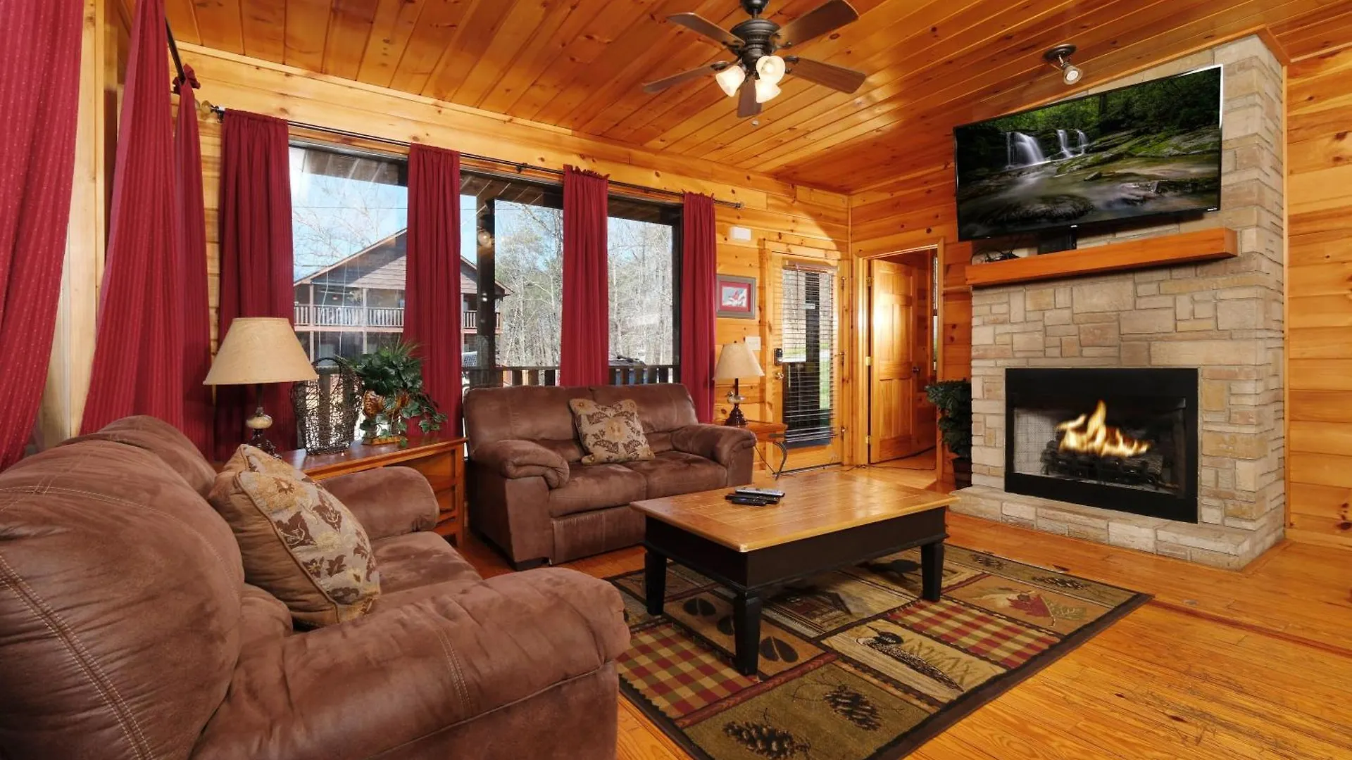 Spacious 6br Views Gameroom Theater Hot Tub Free Attraction Tickets Holiday home