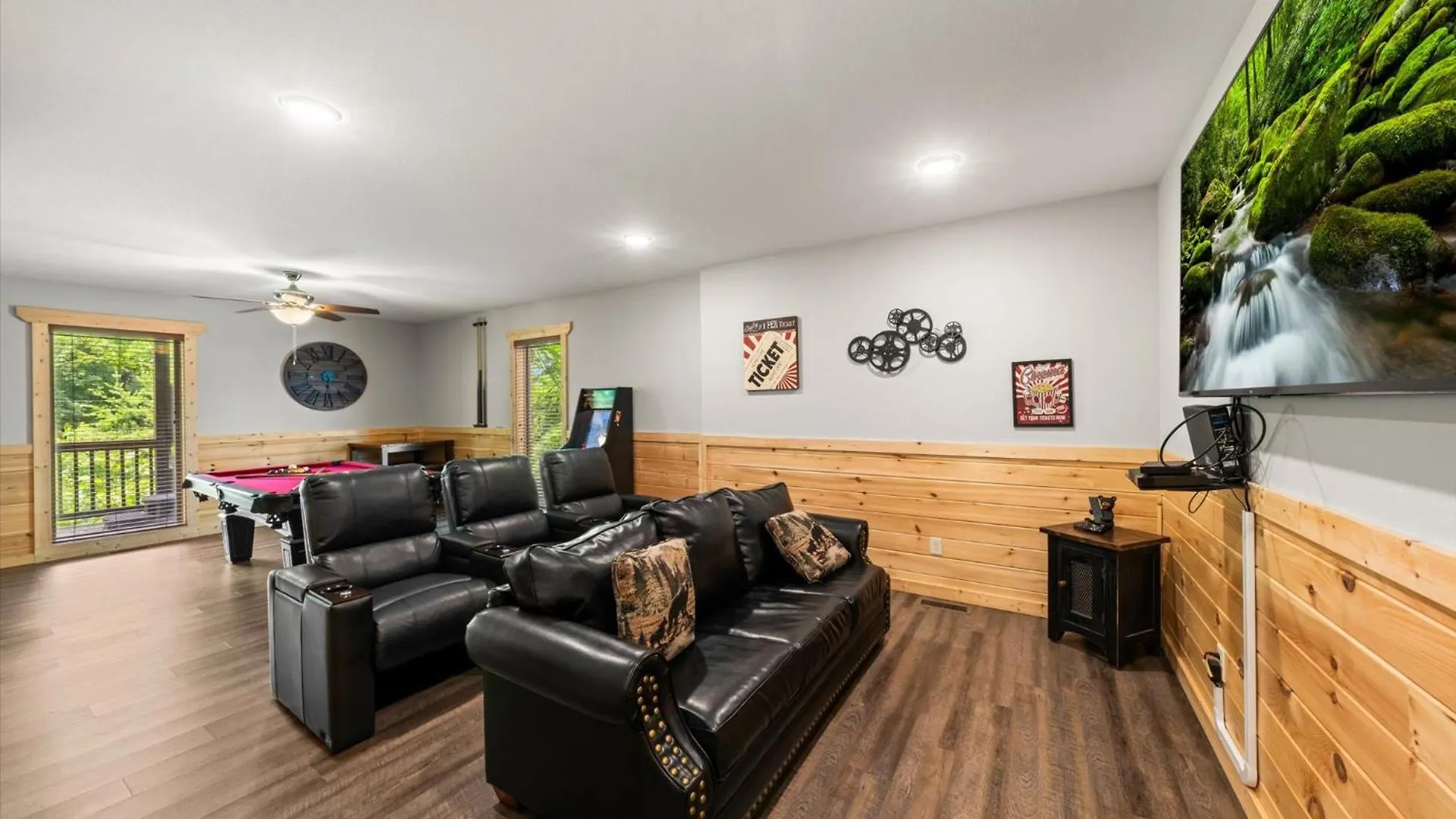 Cozy 2br Theater Gameroom Hot Tub Free Attraction Tickets Pigeon Forge