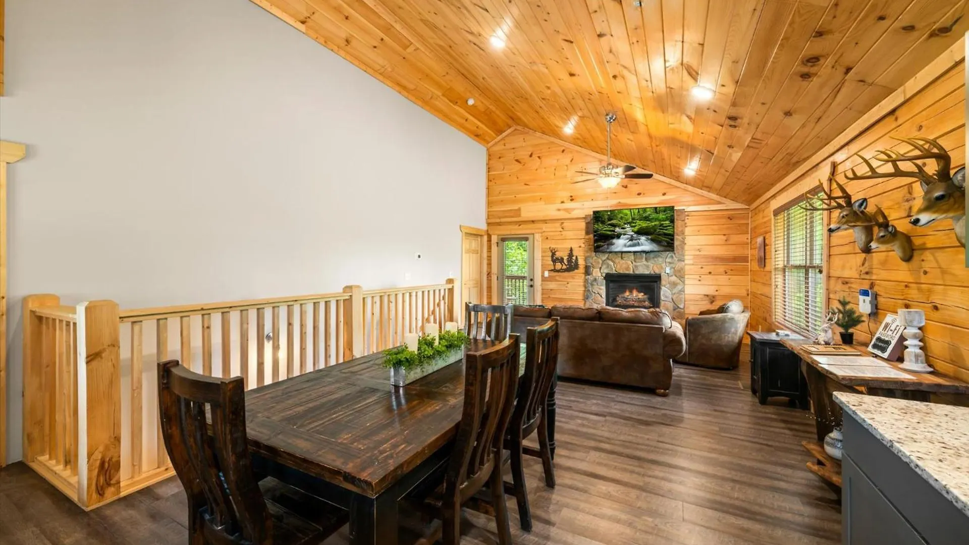 Cozy 2br Theater Gameroom Hot Tub Free Attraction Tickets Pigeon Forge