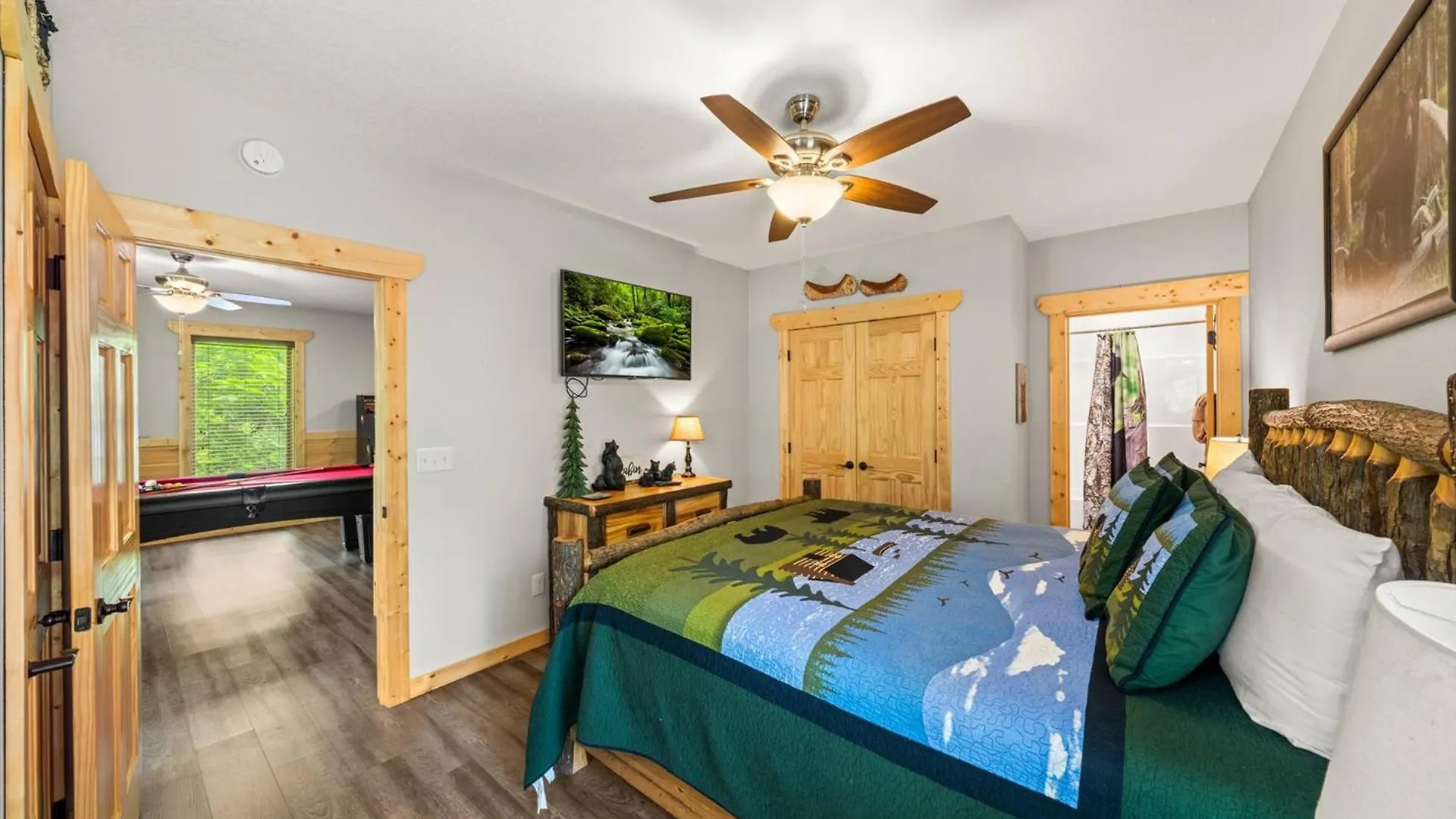 Cozy 2br Theater Gameroom Hot Tub Free Attraction Tickets