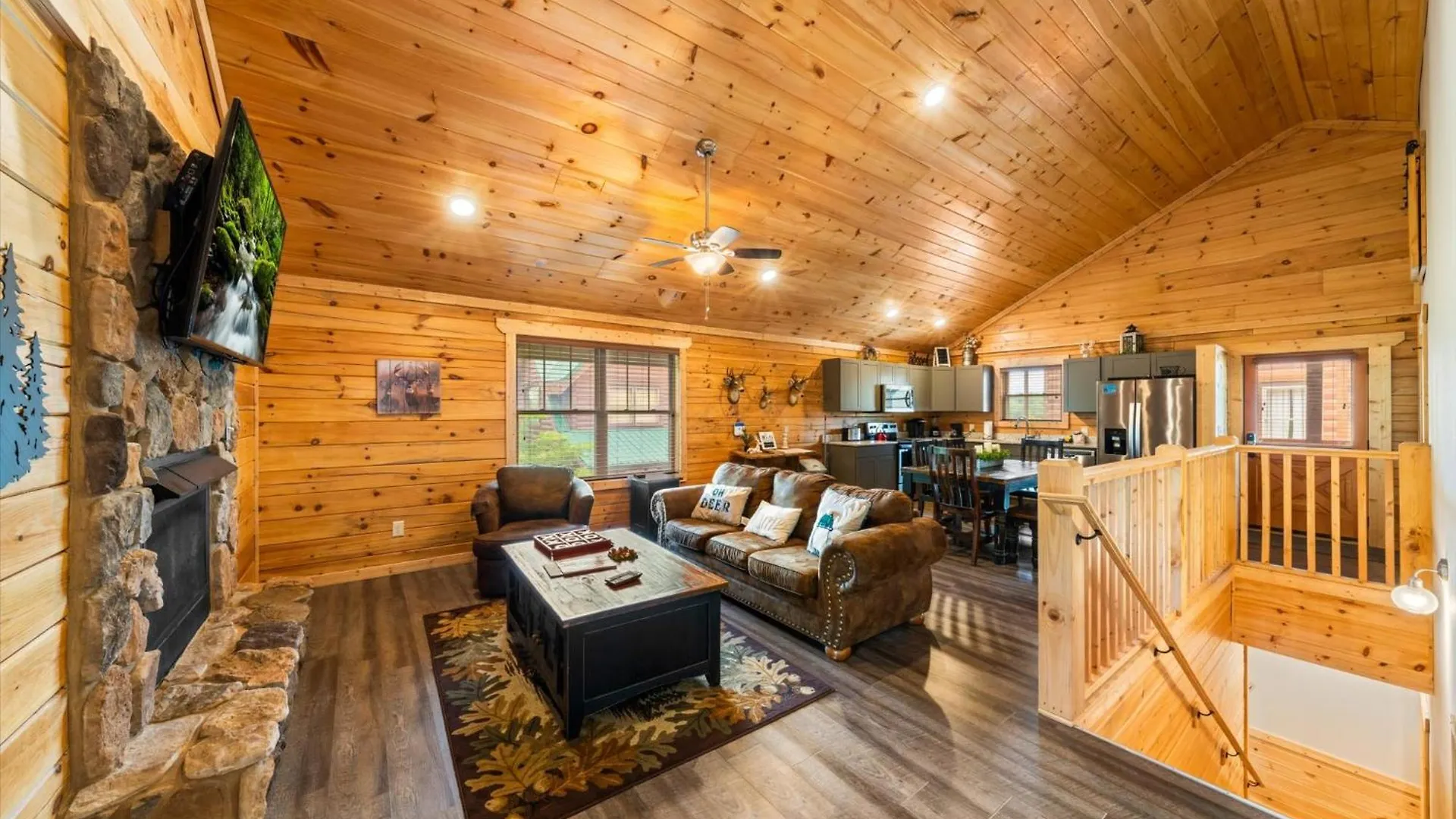 Cozy 2br Theater Gameroom Hot Tub Free Attraction Tickets