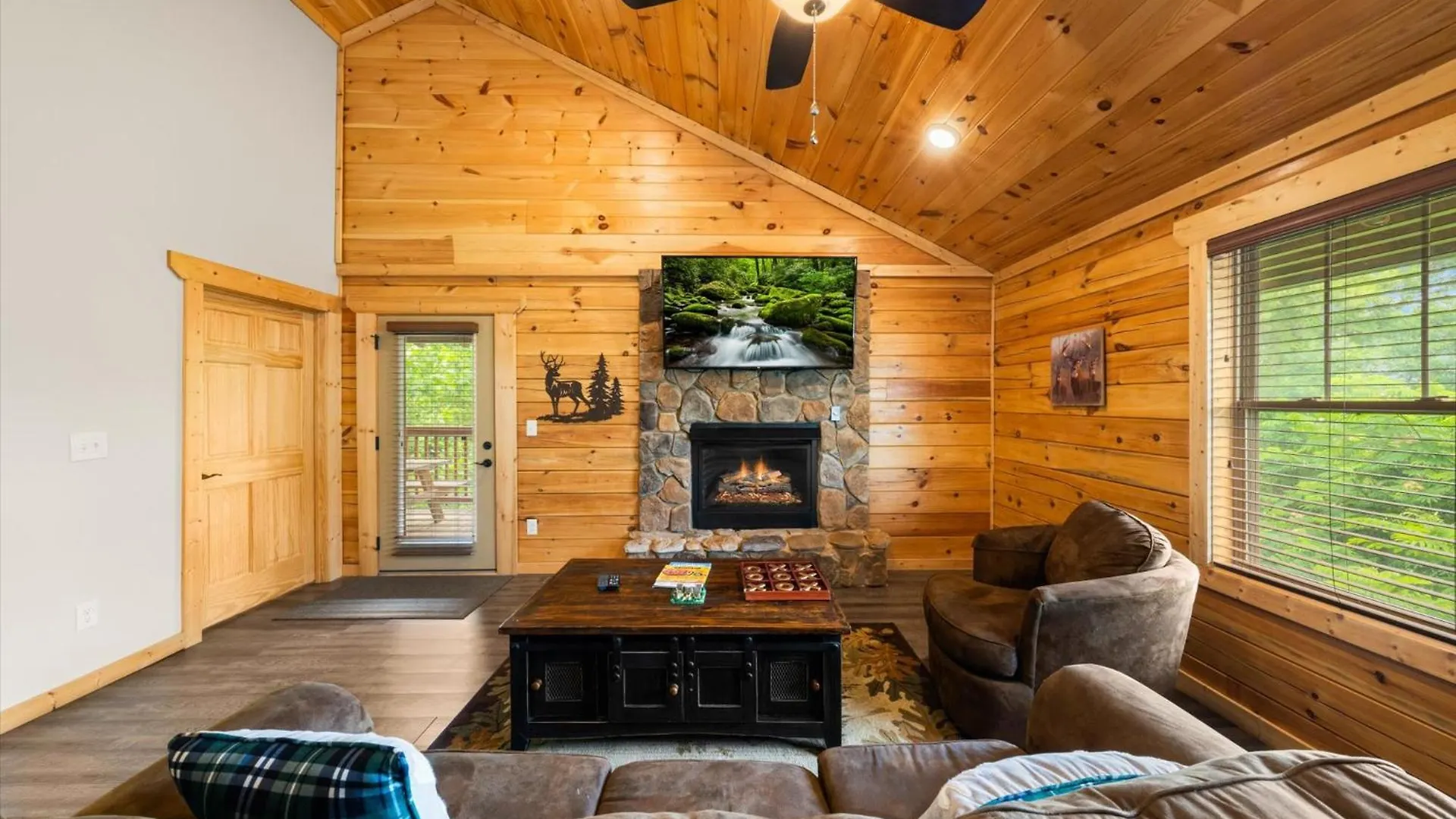 Holiday home Cozy 2br Theater Gameroom Hot Tub Free Attraction Tickets *