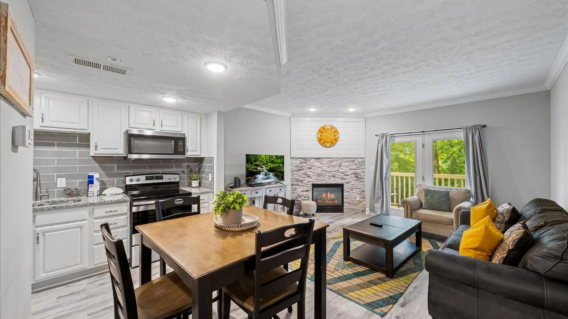 Holiday home Luxurious 1br 5 Min To Pkwy