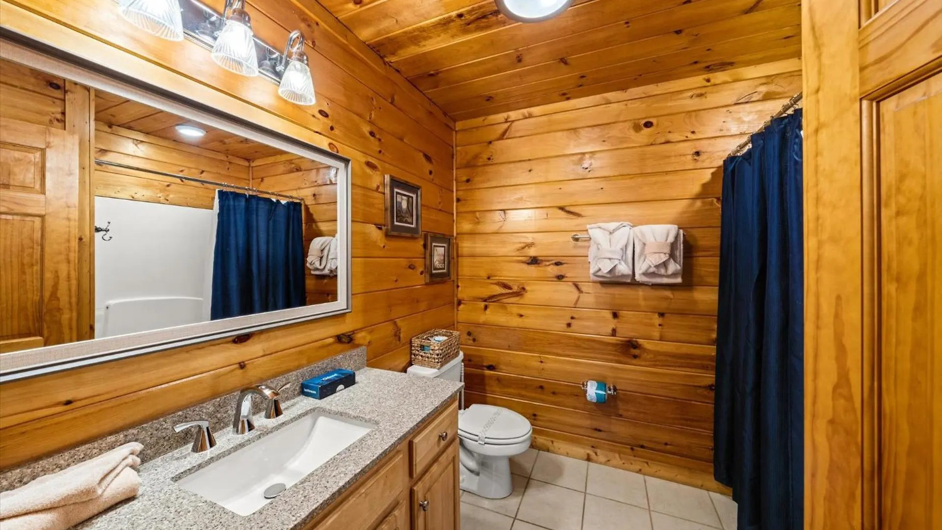 Spacious 5br 7 Min To Pkwy Hot Tub Pigeon Forge