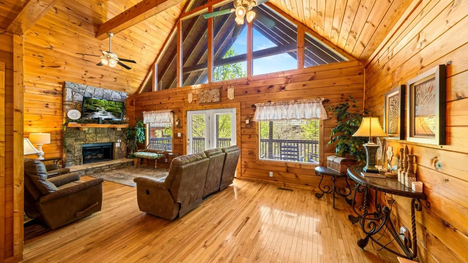 Spacious 5br 7 Min To Pkwy Hot Tub * Pigeon Forge