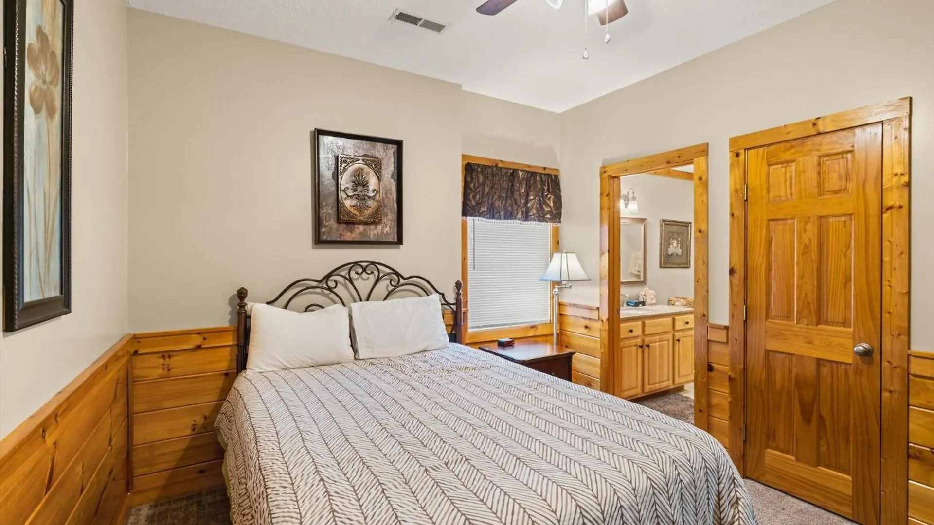 Spacious 5br 7 Min To Pkwy Hot Tub