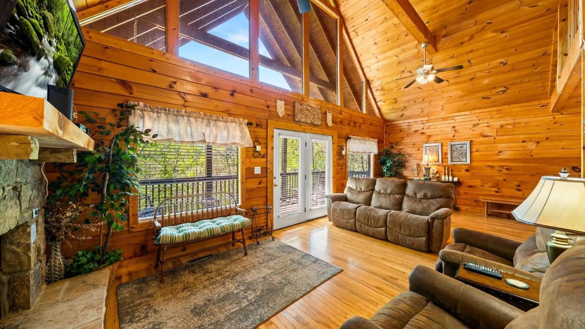 Holiday home Spacious 5br 7 Min To Pkwy Hot Tub Pigeon Forge