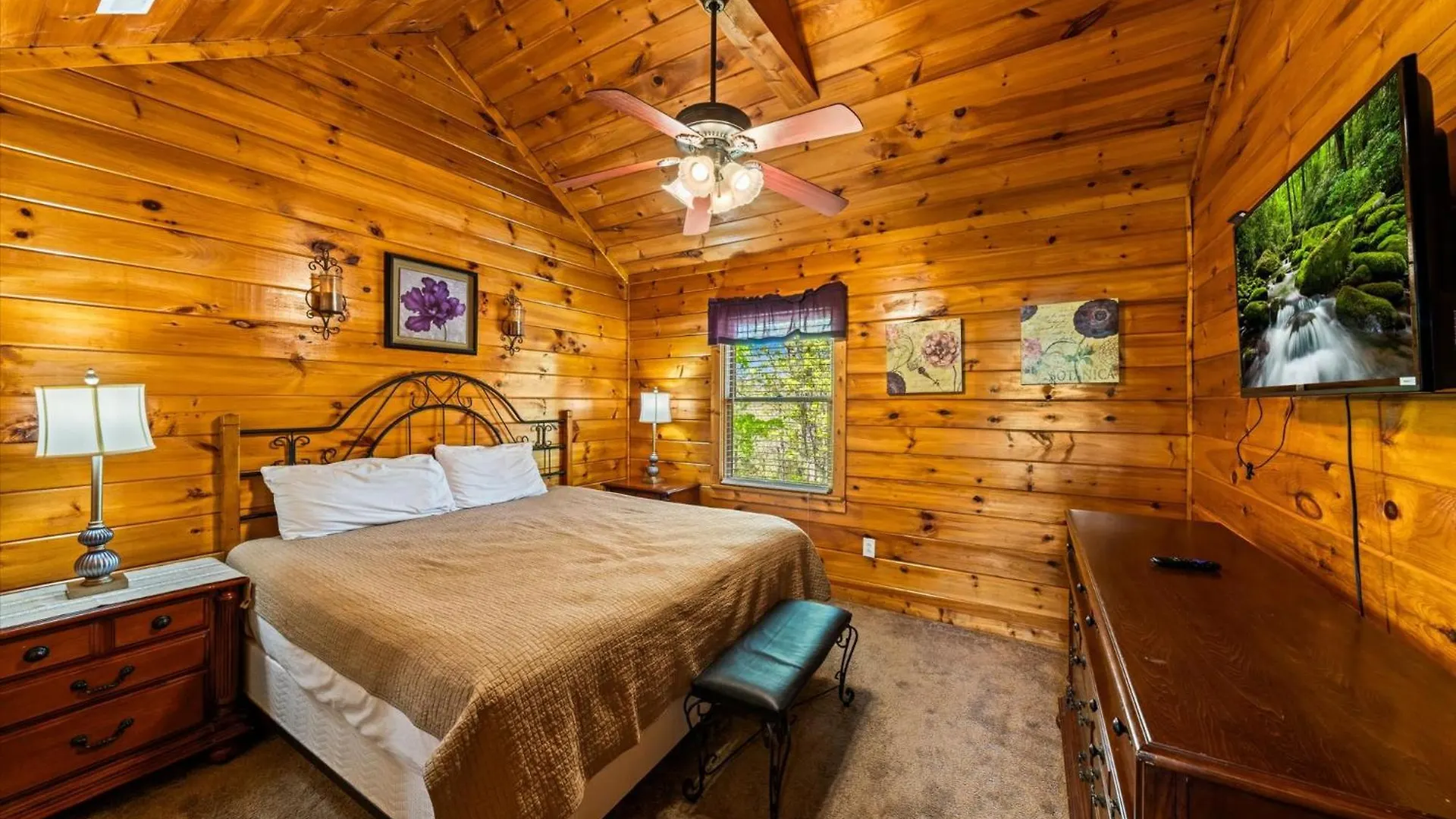 Holiday home Spacious 5br 7 Min To Pkwy Hot Tub *