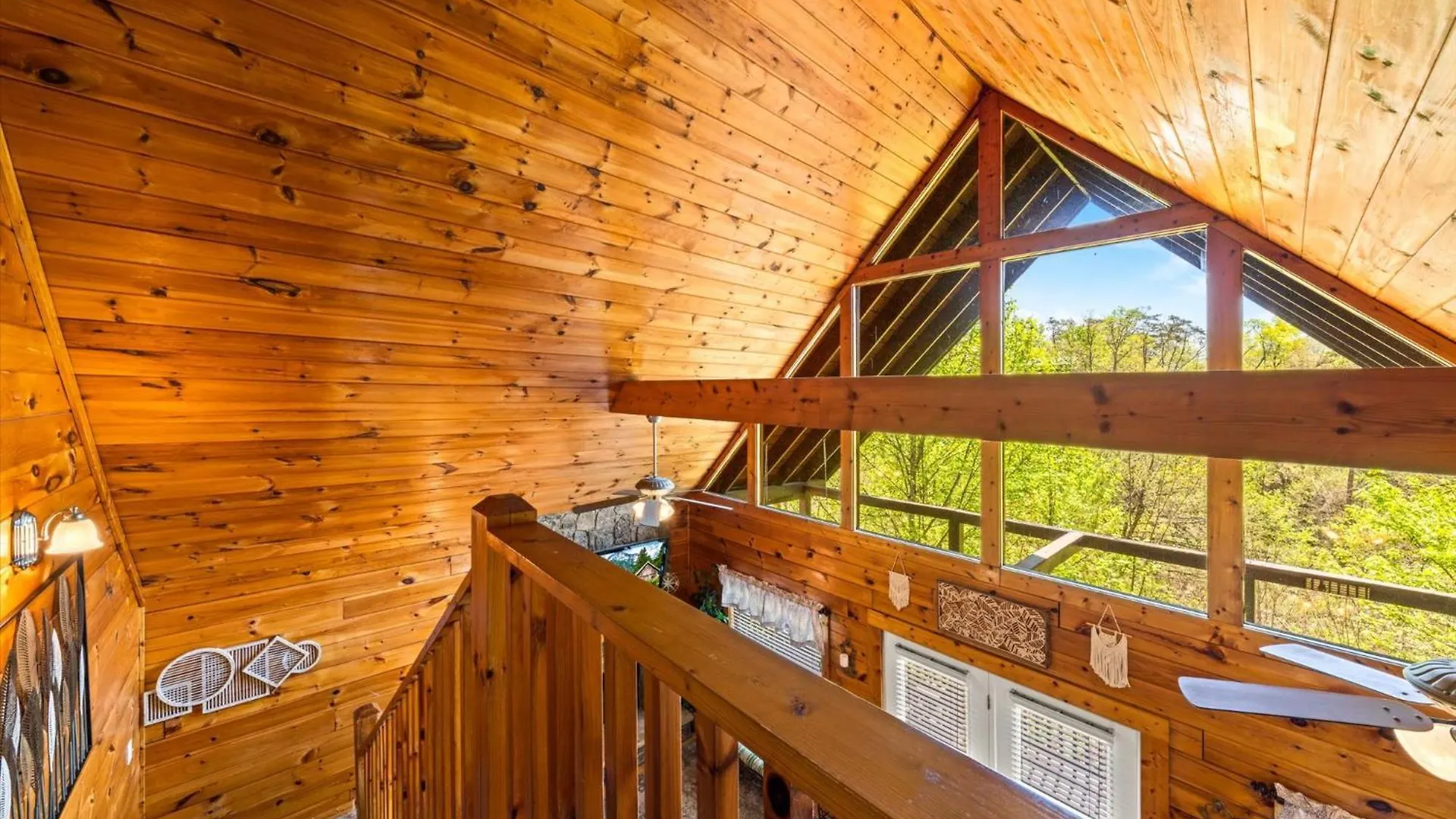 Spacious 5br 7 Min To Pkwy Hot Tub * Pigeon Forge