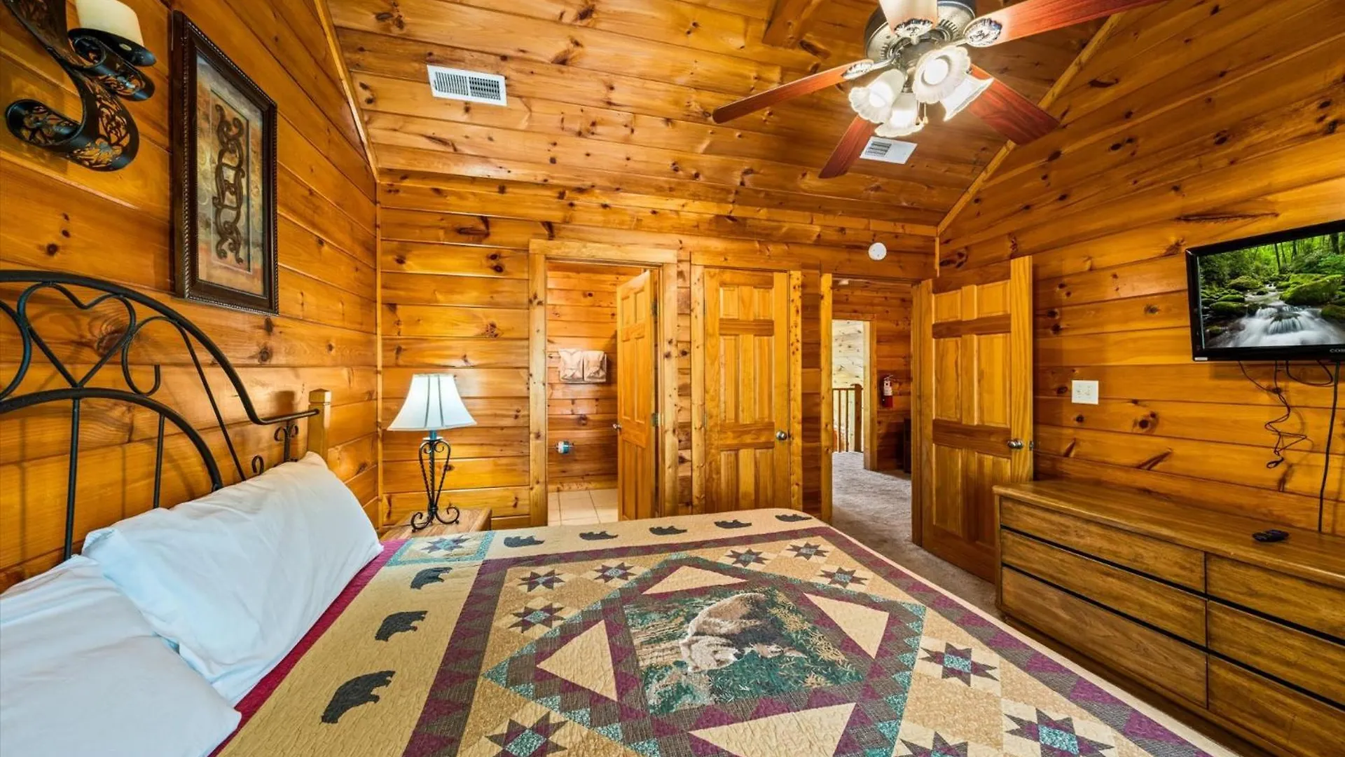 Spacious 5br 7 Min To Pkwy Hot Tub * Pigeon Forge