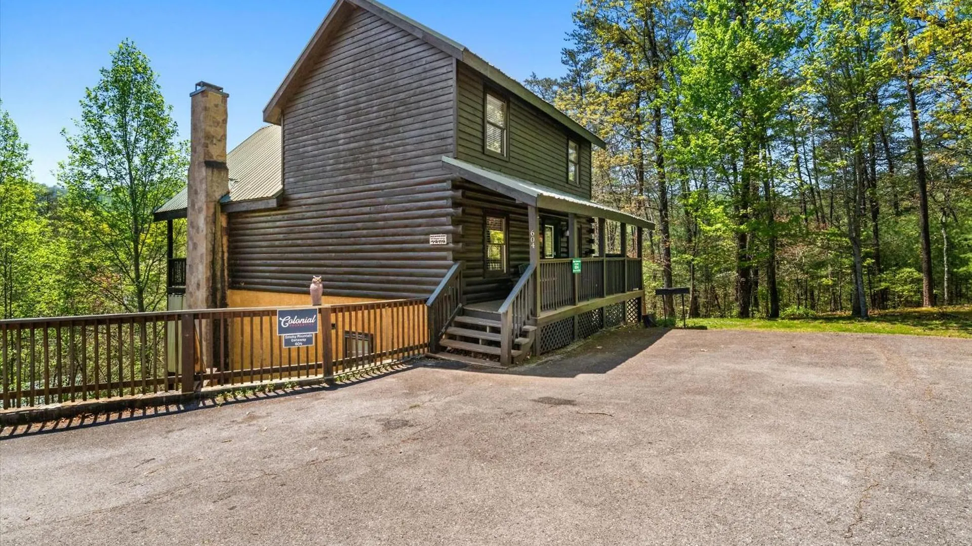Spacious 5br 7 Min To Pkwy Hot Tub Holiday home Pigeon Forge