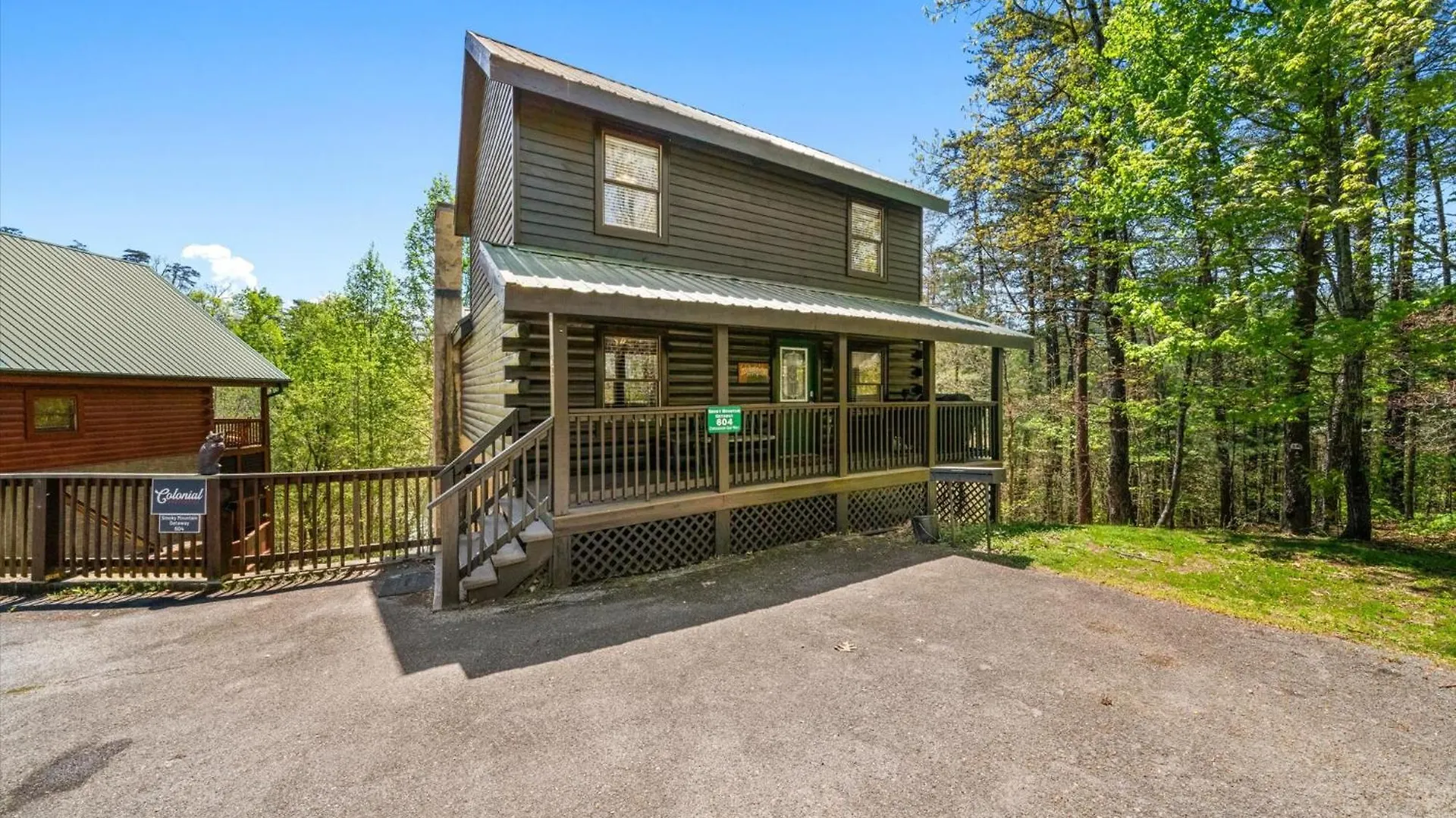 Spacious 5br 7 Min To Pkwy Hot Tub Holiday home *