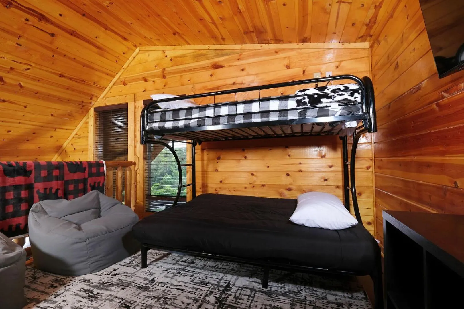 Modern And Spacious 3br Hot Tub Views Free Attraction Tickets