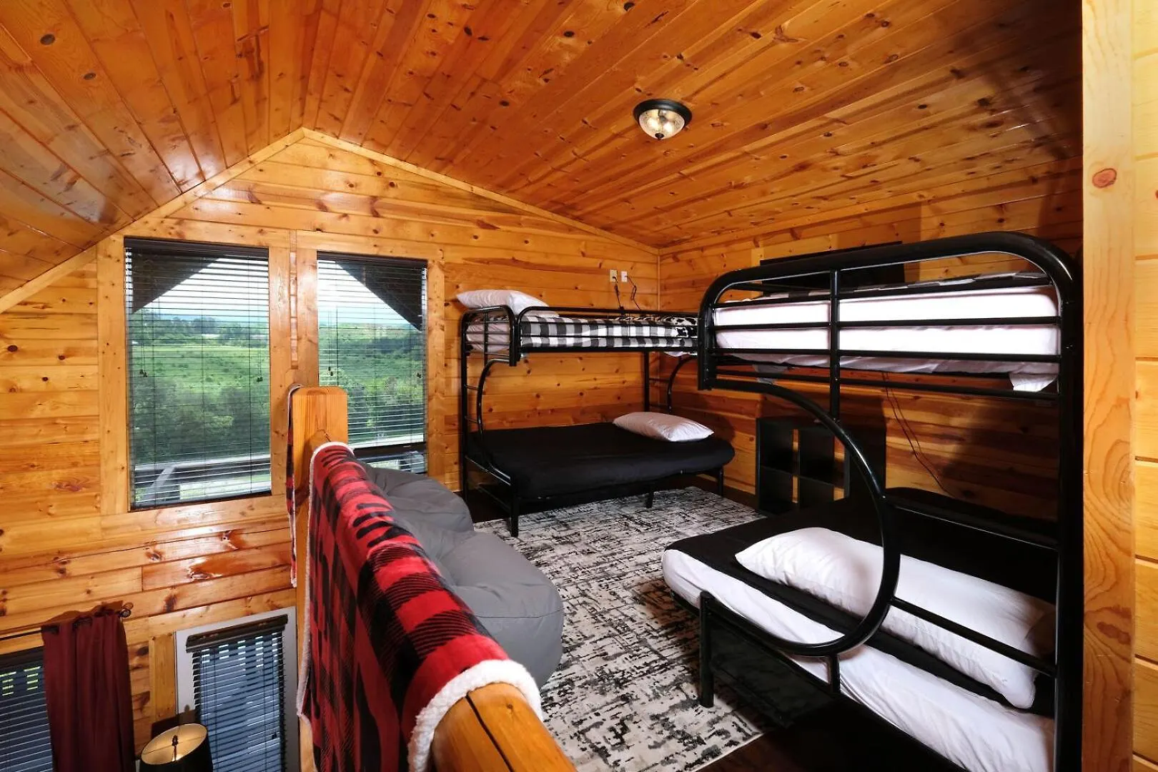 Modern And Spacious 3br Hot Tub Views Free Attraction Tickets Holiday home Pigeon Forge