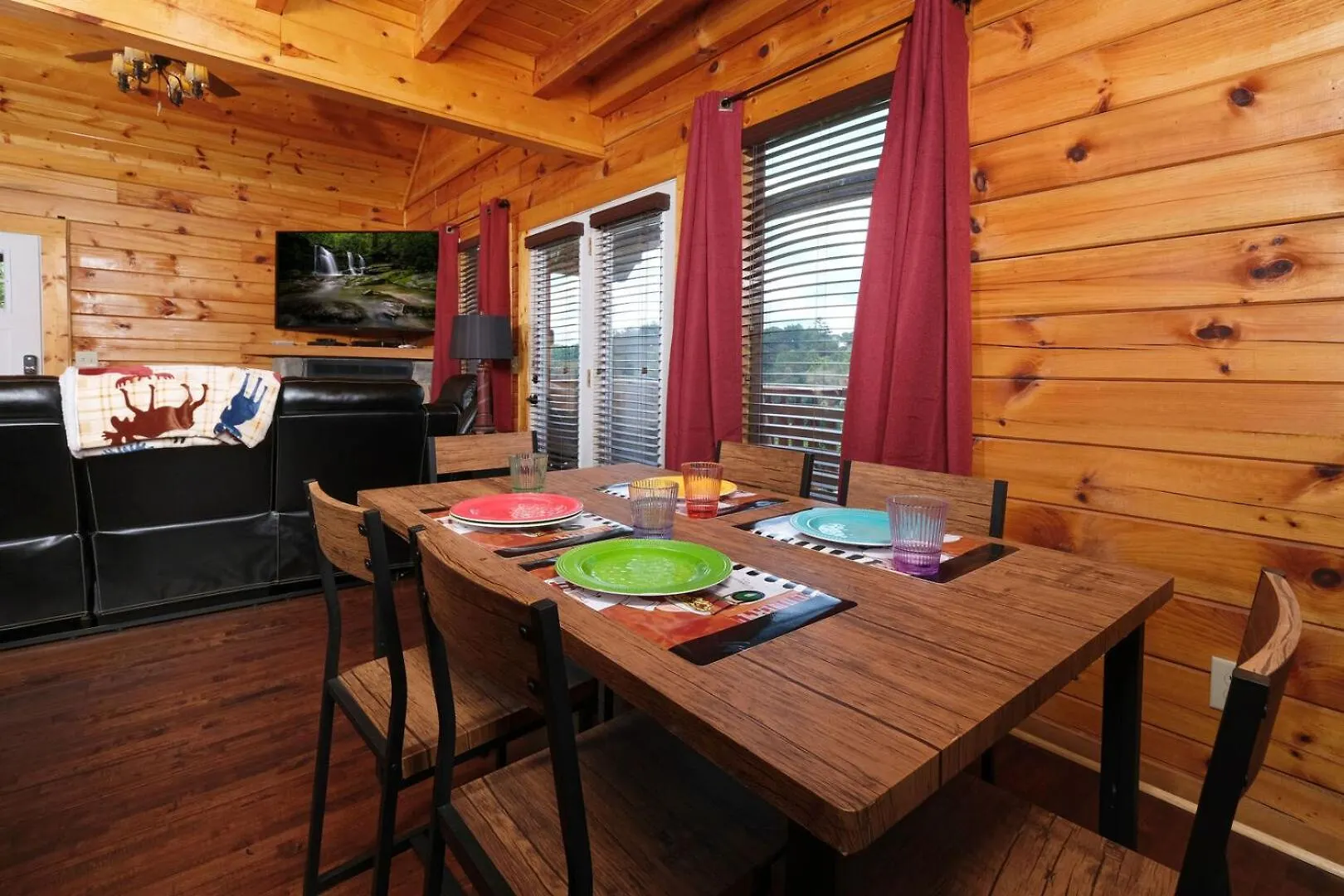 Modern And Spacious 3br Hot Tub Views Free Attraction Tickets