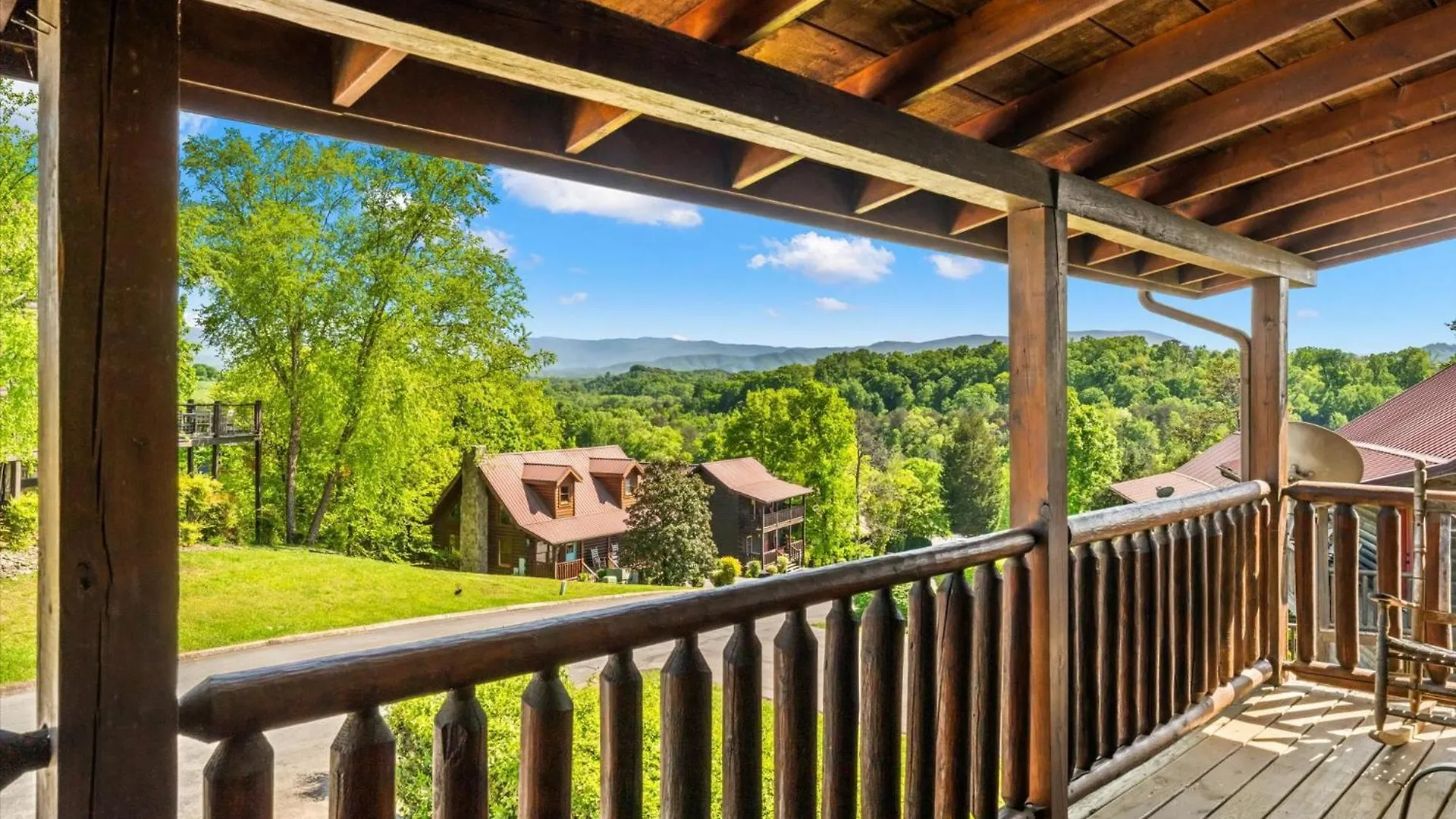 Spacious 5br 8 Min To Dollywood Hot Tub Views Free Attraction Tickets Holiday home *