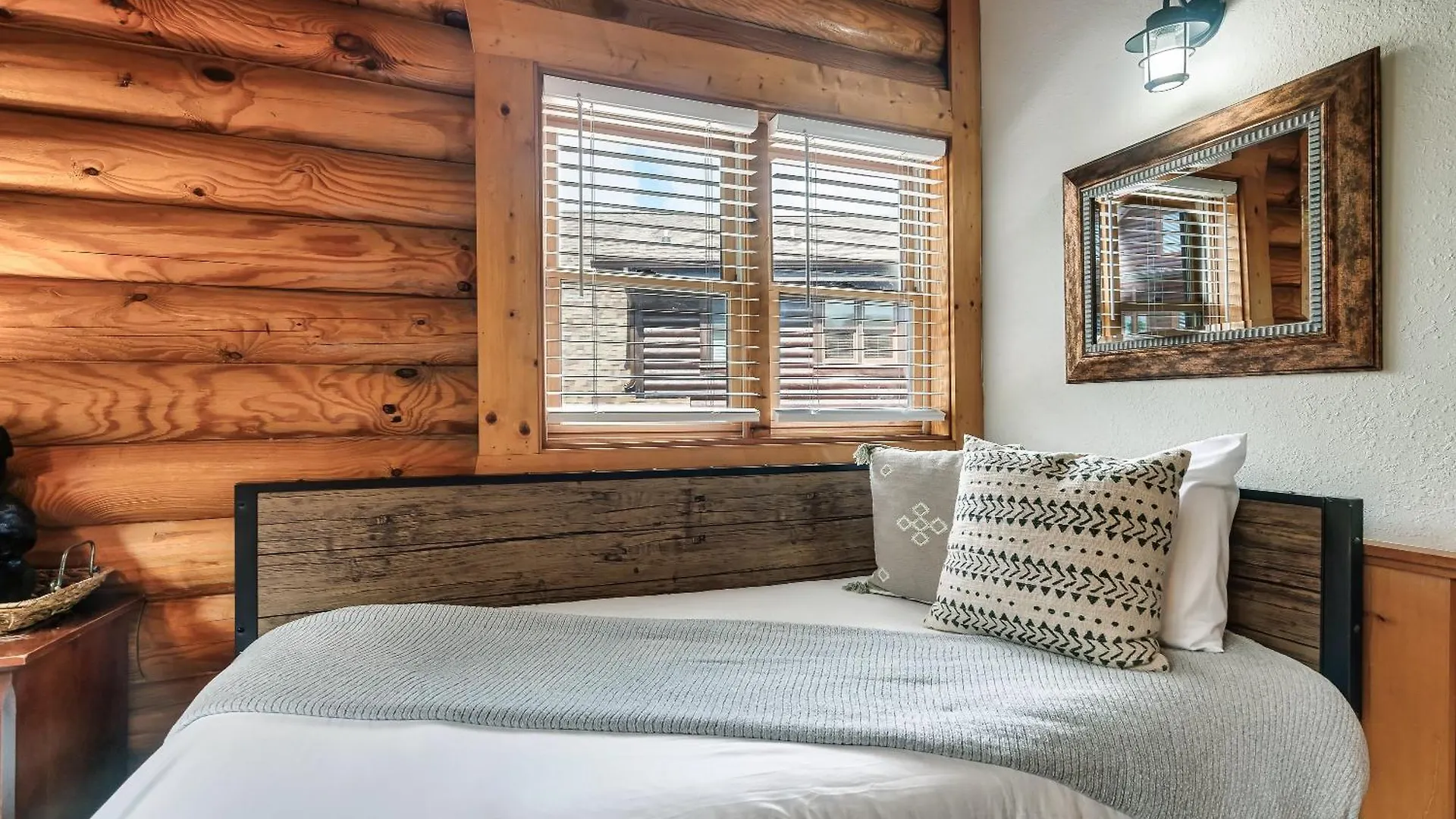 Pet Friendly 2br Just 5 Min To Pkwy! Free Attraction Tickets Holiday home