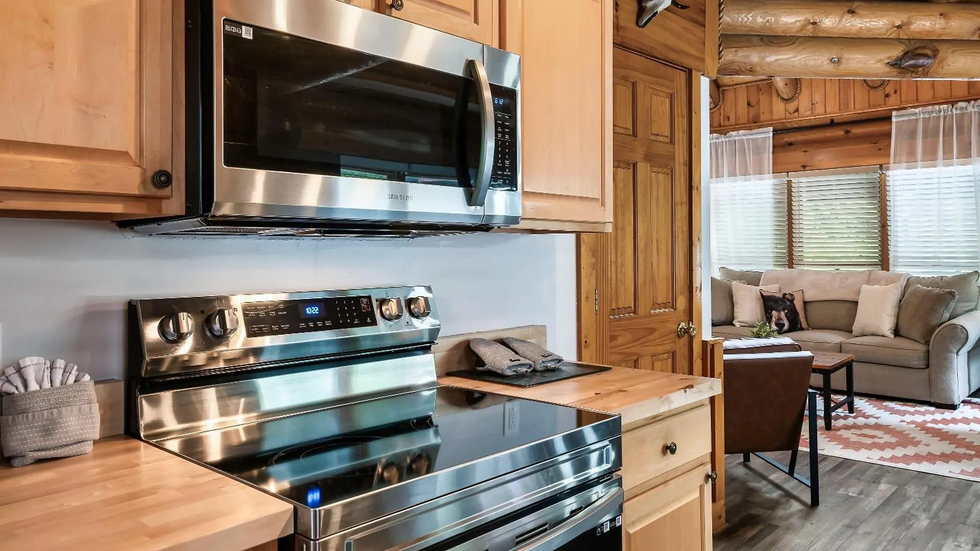 Holiday home Pet Friendly 2br Just 5 Min To Pkwy! Free Attraction Tickets *