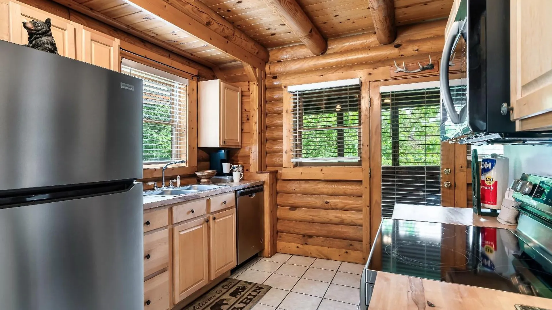 Pet Friendly 2br Just 5 Min To Pkwy! Free Attraction Tickets *