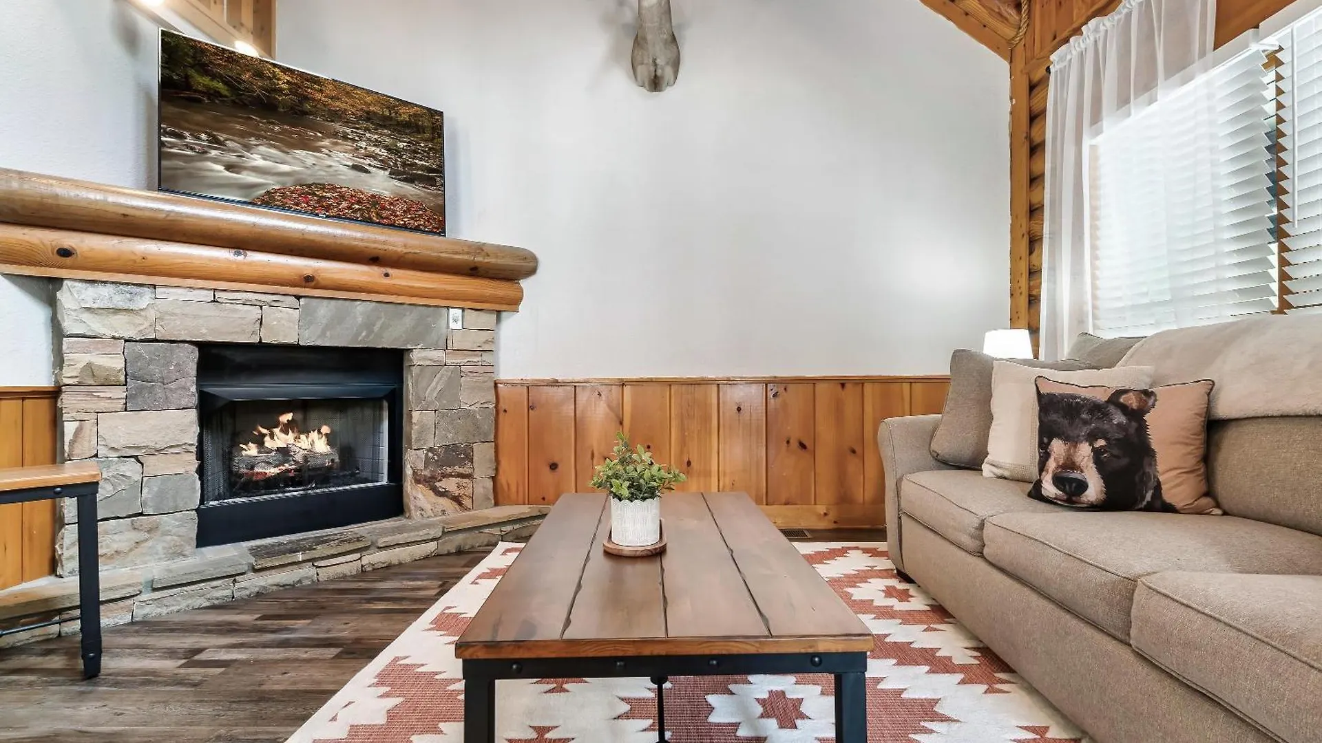 Pet Friendly 2br Just 5 Min To Pkwy! Free Attraction Tickets Holiday home *