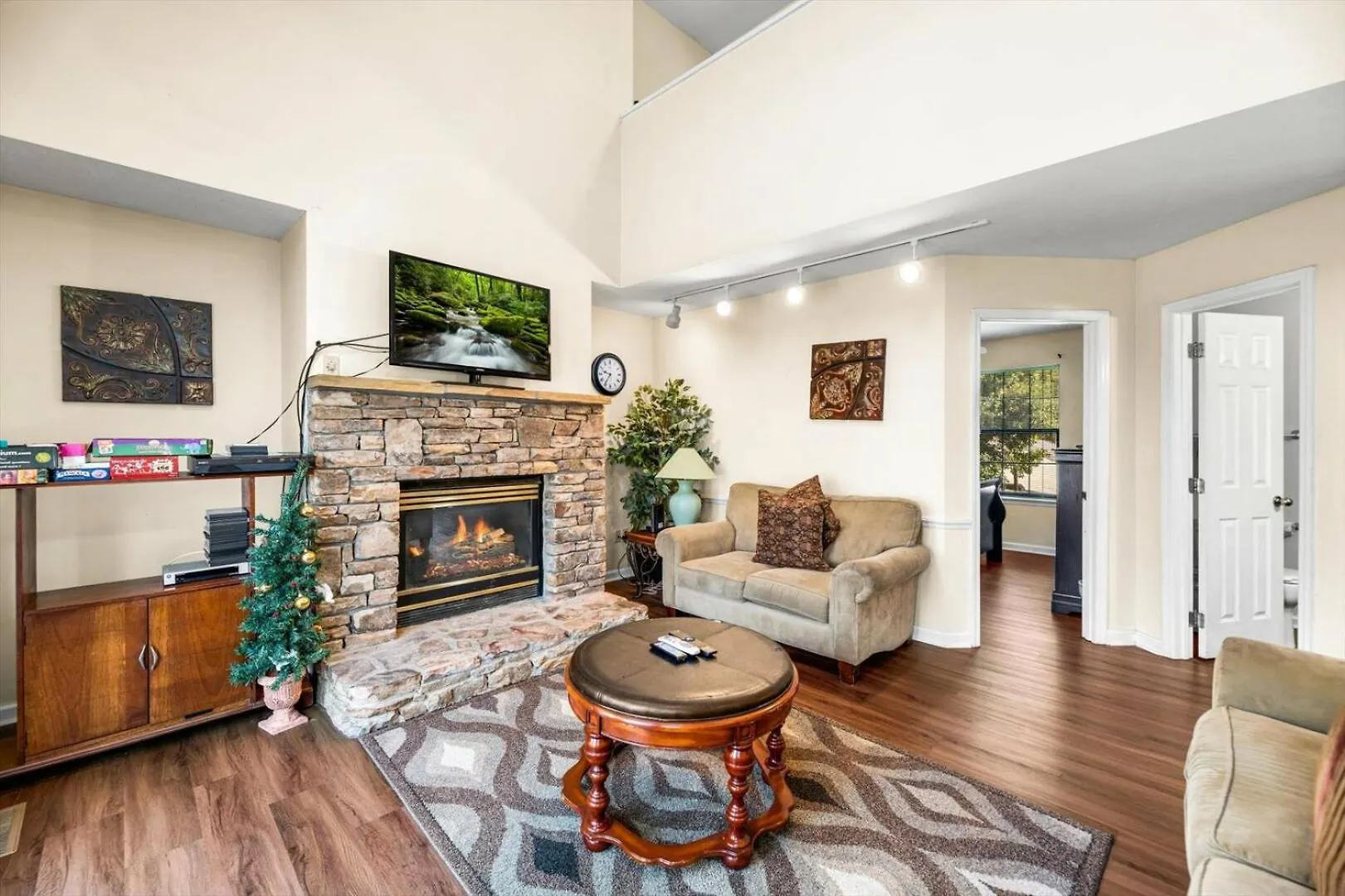 Holiday home Relaxing 2br 10 Min To Pkwy! Free Attraction Tickets