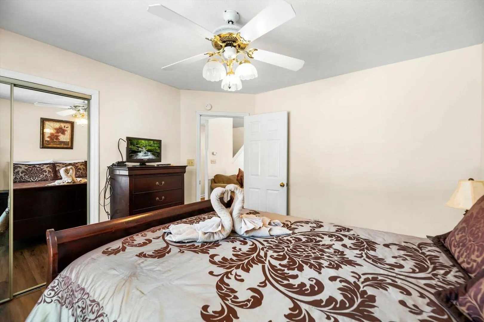 Holiday home Relaxing 2br 10 Min To Pkwy! Free Attraction Tickets