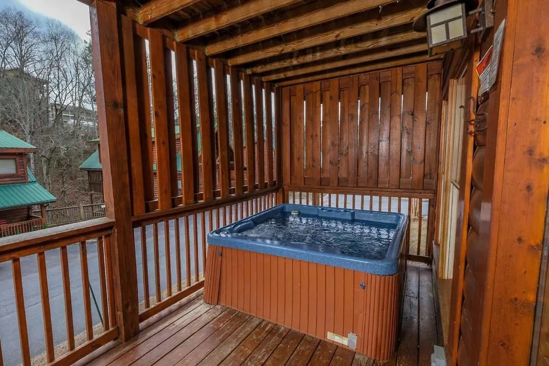 Holiday home Spacious 4br 5 Min To Pkwy Hot Tub Free Attraction Tickets *